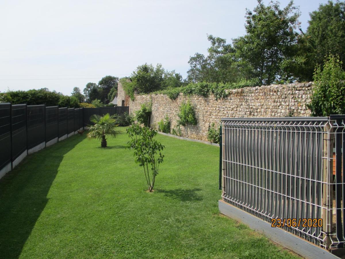 Chez Arnaud Et Emilie Bed and Breakfast Thiergeville Esterno foto