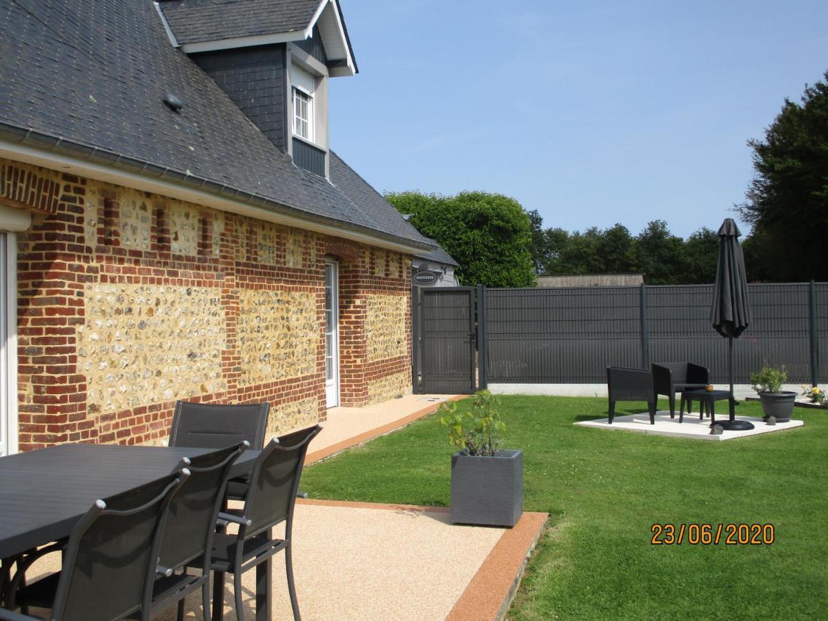 Chez Arnaud Et Emilie Bed and Breakfast Thiergeville Esterno foto