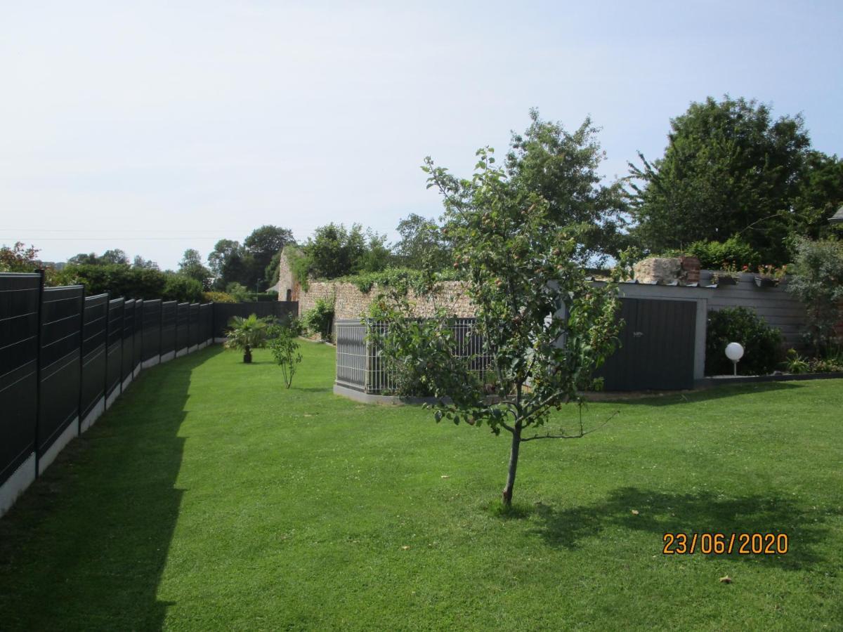 Chez Arnaud Et Emilie Bed and Breakfast Thiergeville Esterno foto