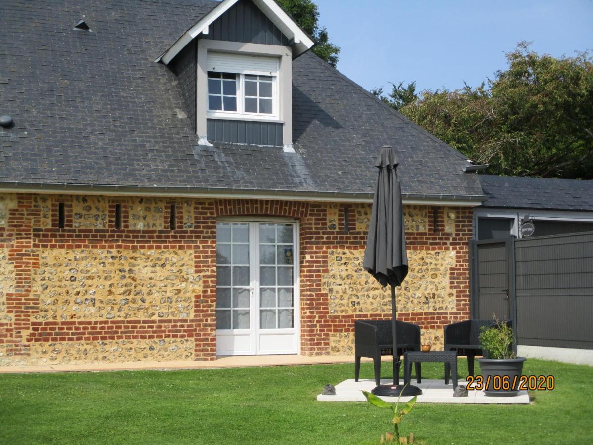 Chez Arnaud Et Emilie Bed and Breakfast Thiergeville Esterno foto